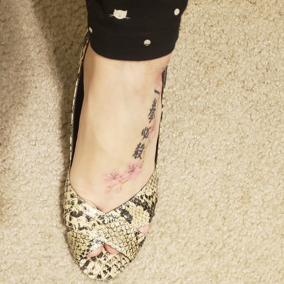 Snakeskin Heels - Picture 4 of 5